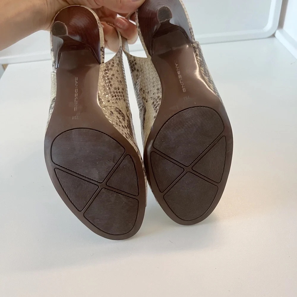Bandolino Snake Print Sling Back Heel. Size 7M